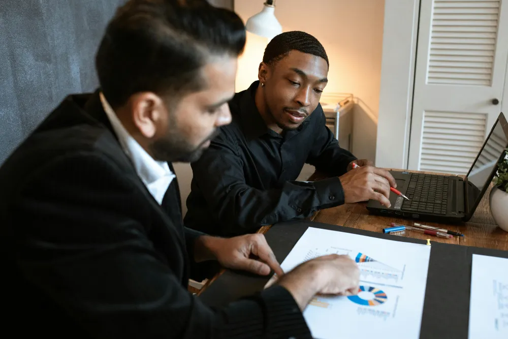 How to find Modern Real Estate Business Cards Design Ideas?